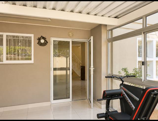 3 BEDROOM TOWNHOUSE FOR SALE IN MORNINGSIDE